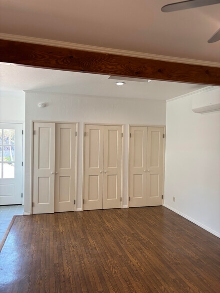 Building Photo - 217 S Camden Dr