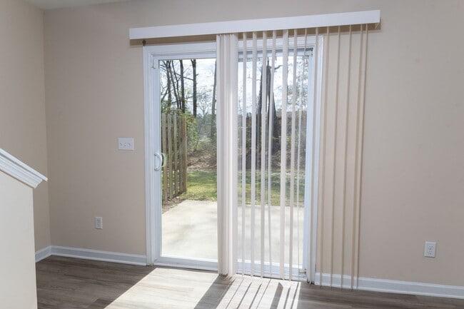 Building Photo - 3bd/2.5bth Northeast Columbia Coming Soon!