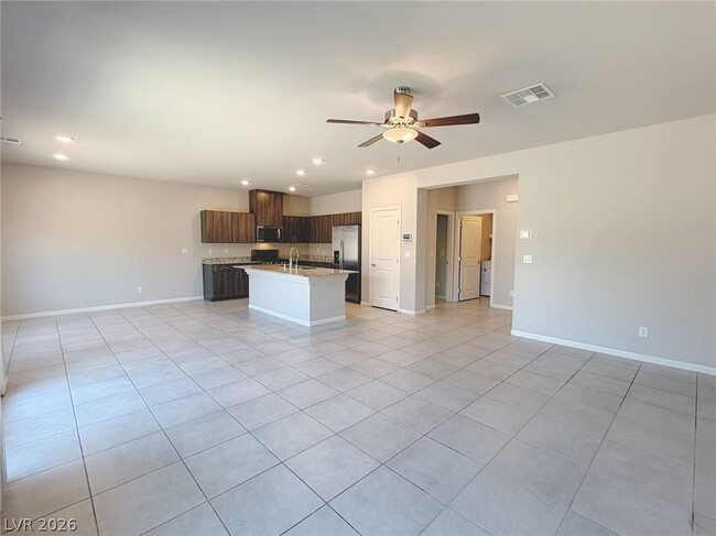 Building Photo - 7534 W Diablo Dr