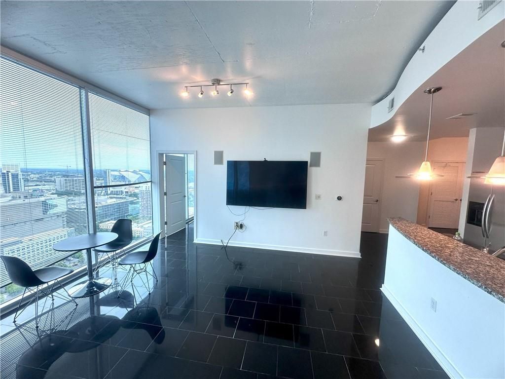 Building Photo - 400 W Peachtree St NW