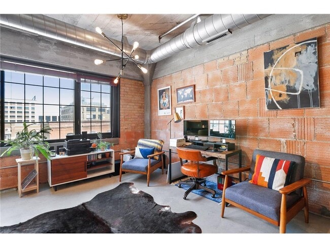 Building Photo - 525 N 3rd St