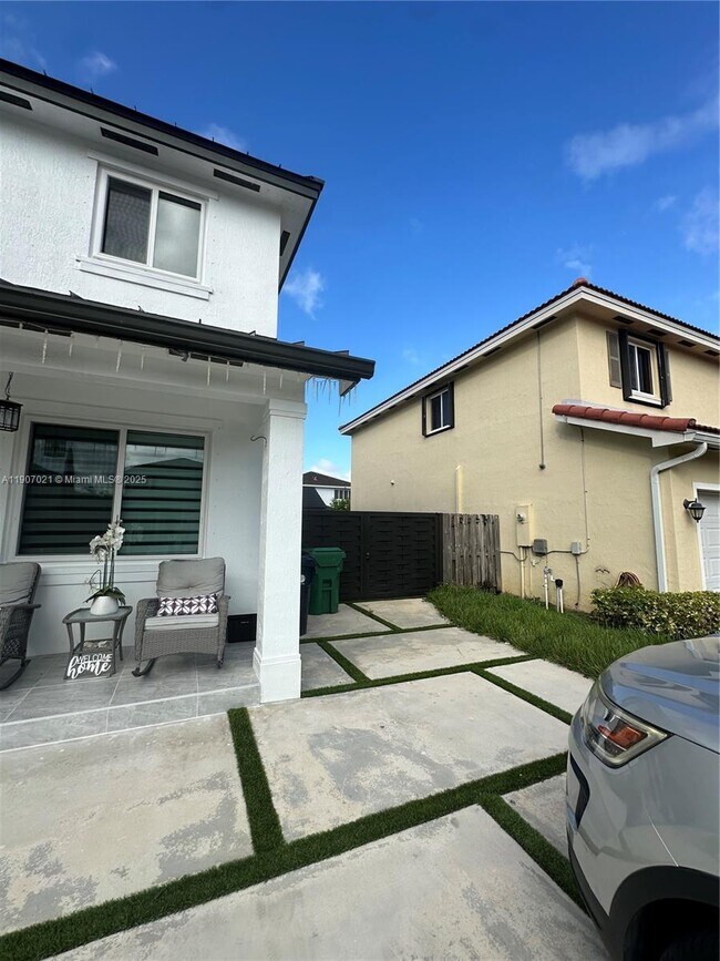 Building Photo - 12923 SW 285th Terrace