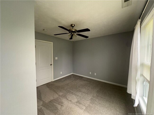 Building Photo - 290 Strike Eagle Dr