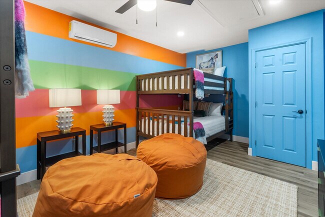 Building Photo - 7804 W Pershing Ave