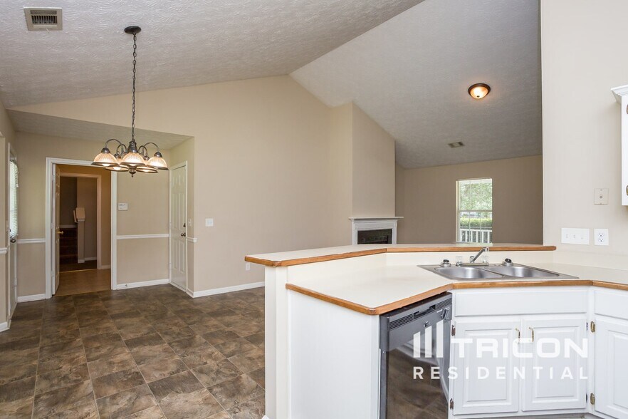 Building Photo - 9190 Rhett Ln SW