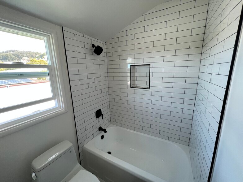 Bathroom - 703 Buchanan St