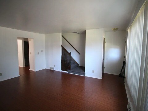 Building Photo - 10723 W Wren Ave