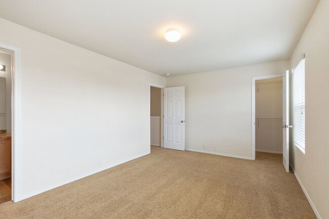 Building Photo - 7475 Countryside Grove