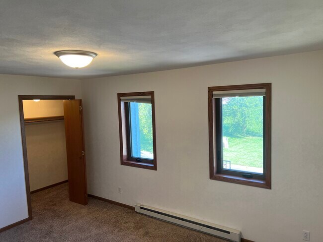 Building Photo - 1361 Field Ct