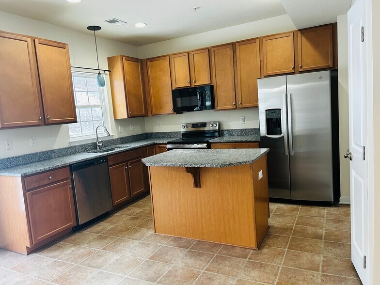 kitchen - 240 Broadstone Dr