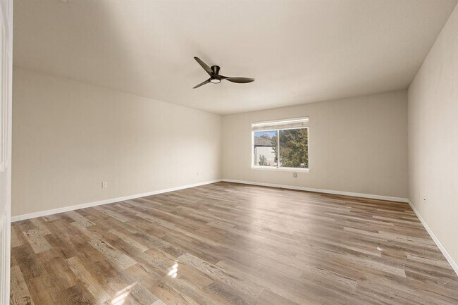 Building Photo - 3809 Tailfeather Dr