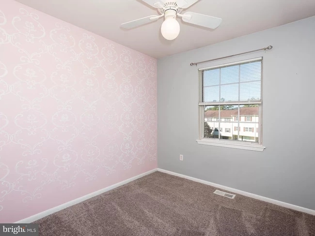 Cute third bedroom - 232 Carlyn Ct