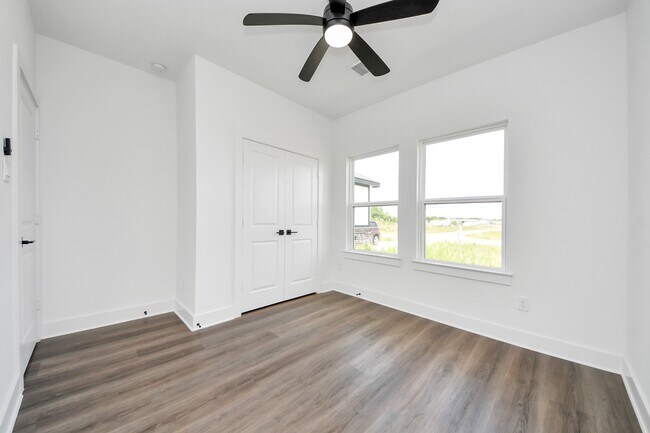 Building Photo - 6273 Rd 5503