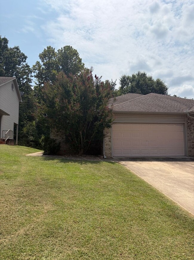 Building Photo - 1115 GRINNELL Cir