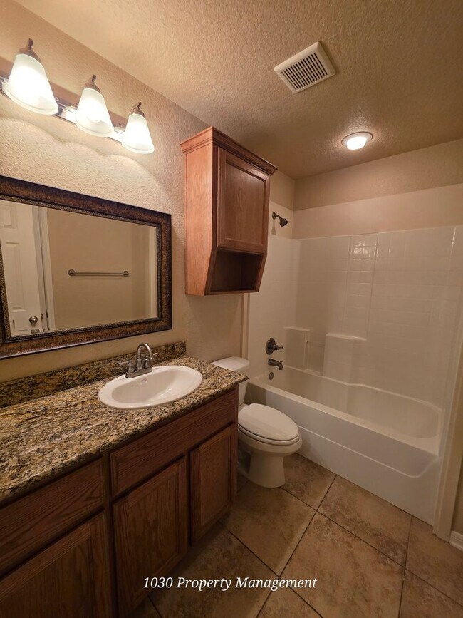 Building Photo - 2 Bed/2 Bath Duplex in Trimmier Estates! 500.00 off 1st full months rent