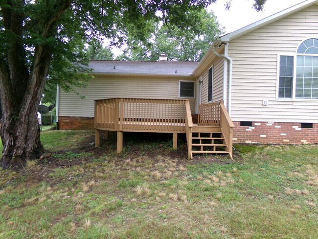 Building Photo - Kernersville Location