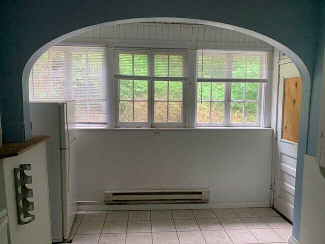 Building Photo - 512 Pearl Ave