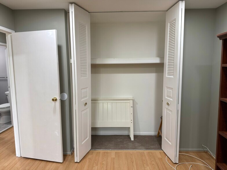 Building Photo - 9926 Haldeman Ave