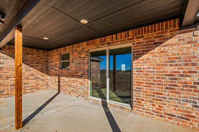 Building Photo - Country Living In Roosevelt ISD!