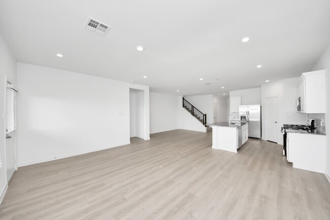 Building Photo - 8550 Tropical Breeze Wy
