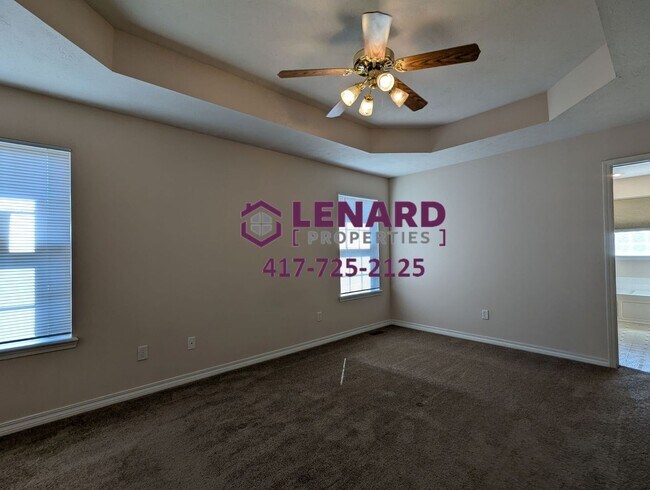 Building Photo - Large 3 Bedroom Home Ready for Move In!