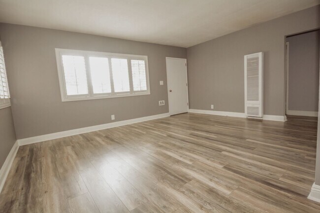 Building Photo - 11433 Littchen St