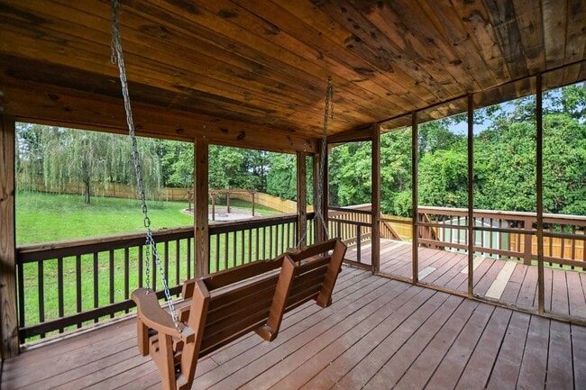 Building Photo - 3515 Clearwater Dr