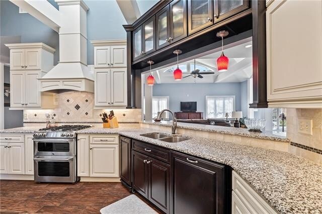 Building Photo - 632 Village Ln S