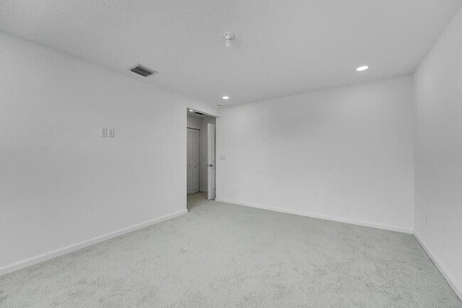 Building Photo - 662 Carlyle Wy