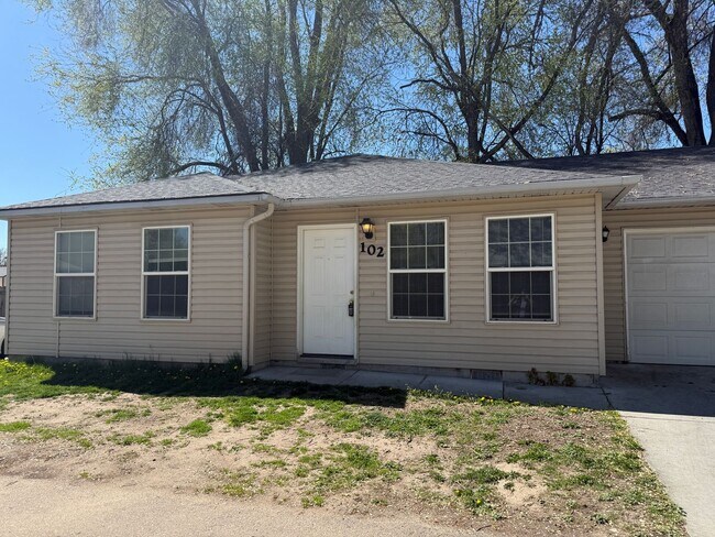 Building Photo - 225 Hudson Ave