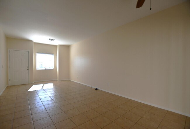 Building Photo - 2300 E Magma Rd