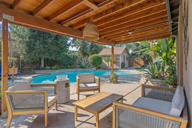 Building Photo - Updated 3BR Home with Pool, RV Parking & Solar in Shannon Ranch