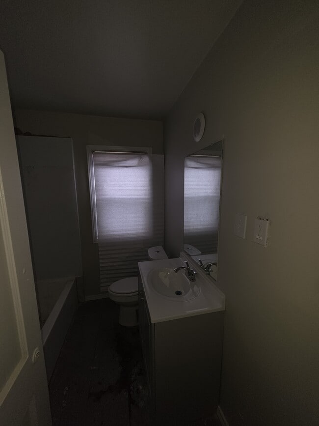 Building Photo - 9341 Auburn St