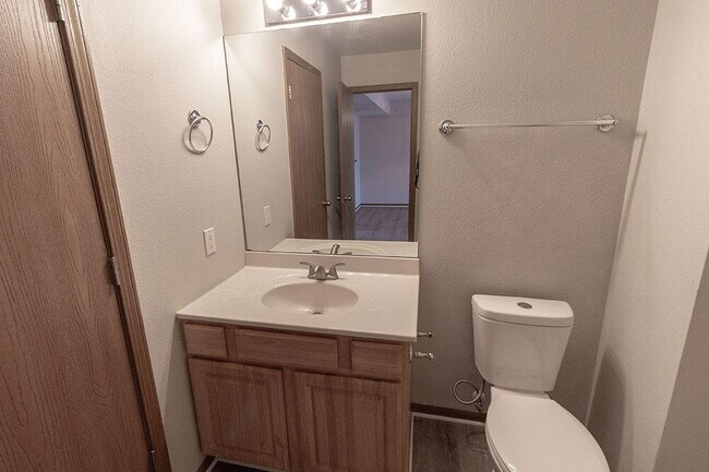 Building Photo - 2117 N Ballenger Ln