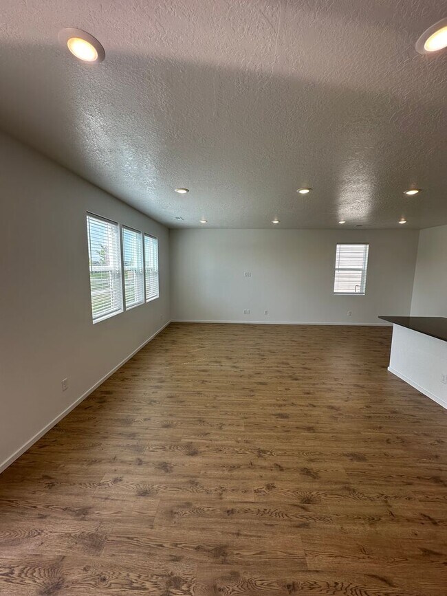 Building Photo - 5276 E Antares Ln