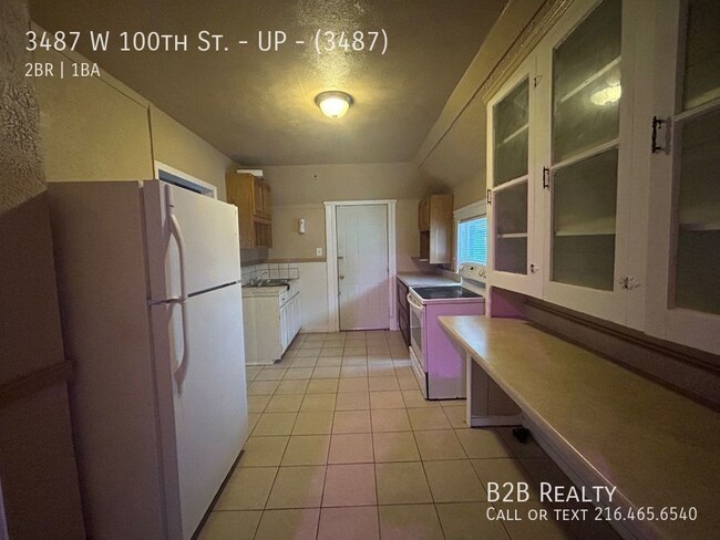 Building Photo - Spacious Two-Bedroom Unit in a Charming Mu...