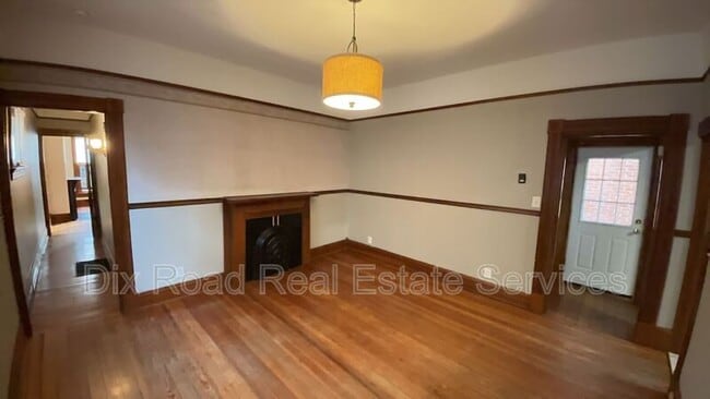 Building Photo - 808 Campbell Ave