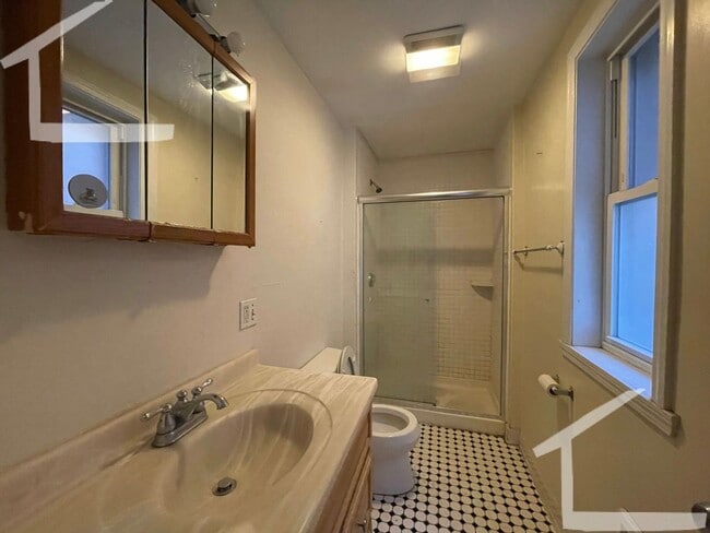 Building Photo - 9/1 Oversized Allston 4BR/2BA w/heat inc