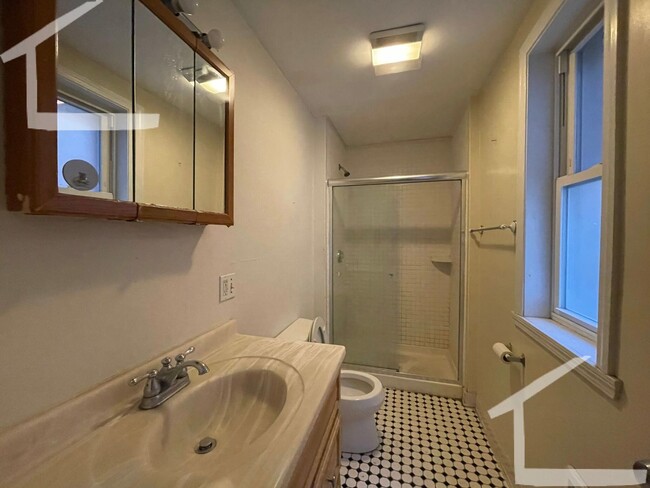 Building Photo - Spacious four bed two bathroom in Allston