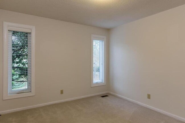Building Photo - 116 Sandham Ct