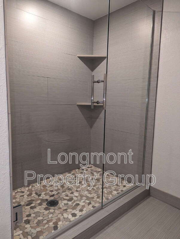 Building Photo - 2306 Steele St