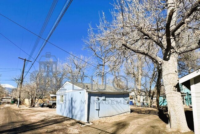 Building Photo - 427-431 E. Bijou St.