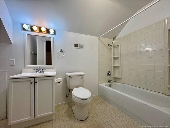 Building Photo - 705 McPherson Ave