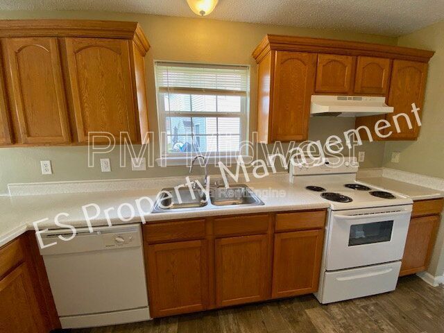 Building Photo - 5650 Loudon Dr