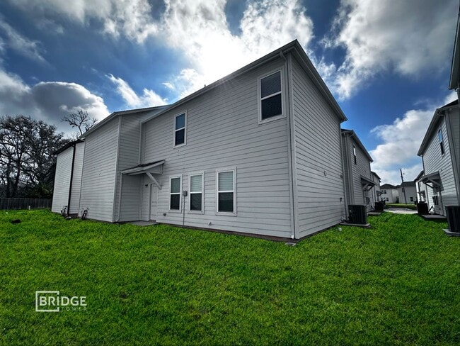 Building Photo - BRUNSWICK PLAN