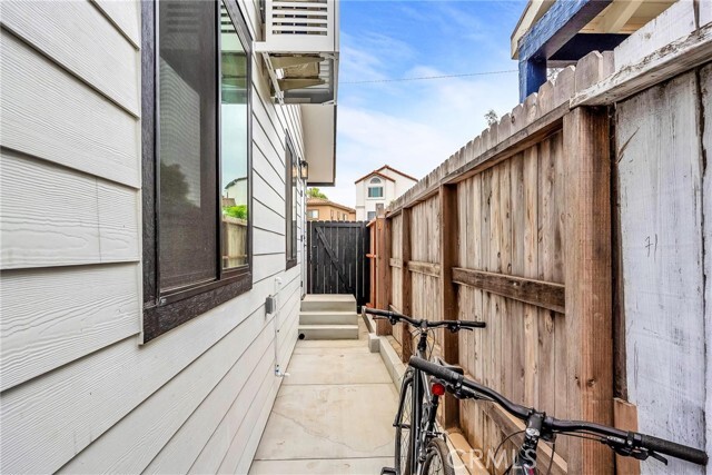 Building Photo - 2315 Andreo Ave