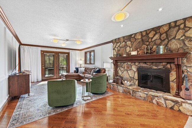 Building Photo - 1035 Panther Creek Rd