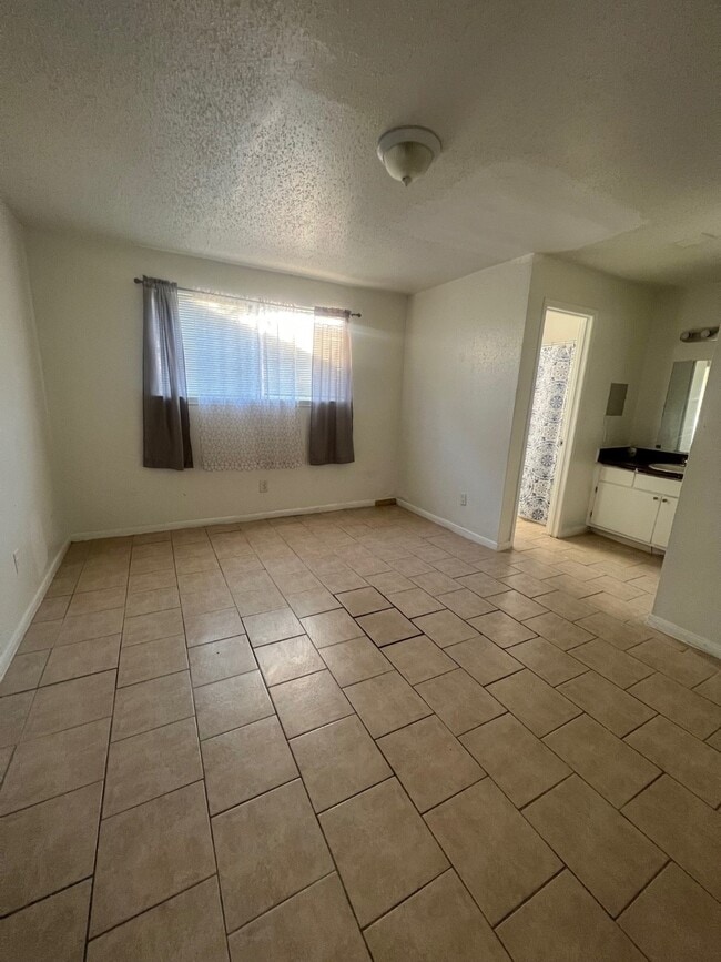 Building Photo - 12211 Wood Spring Ln