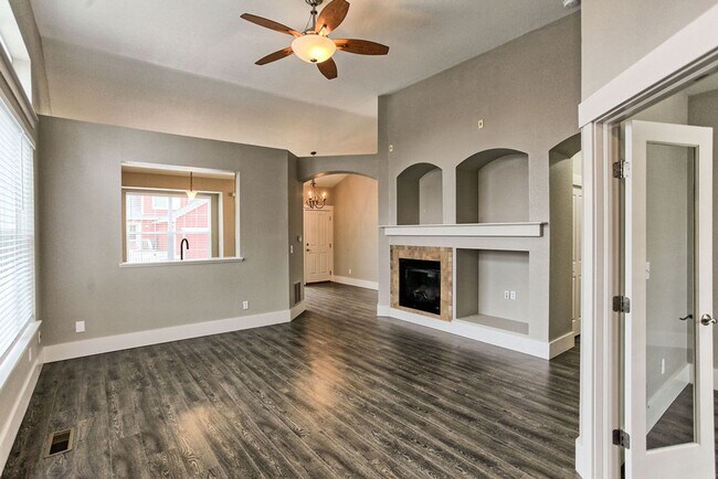 Building Photo - 2 Bedroom 2 Bath Loveland Ranch Home