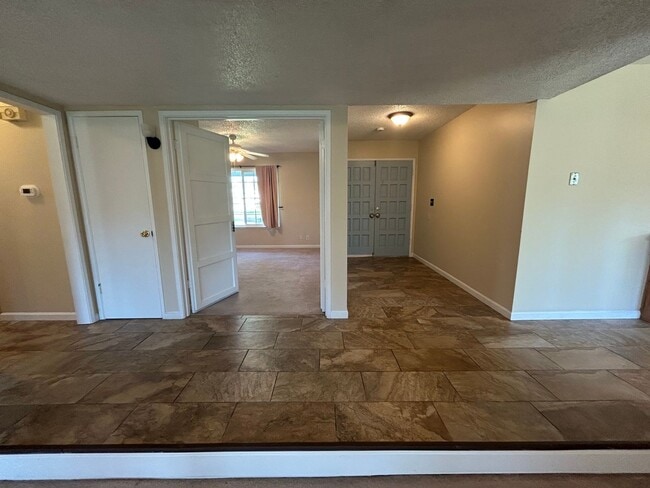 Building Photo - 670 Northwood Dr